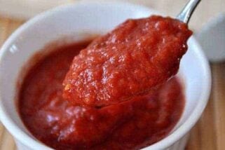Homemade No-Cook Pizza Sauce