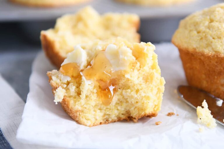 The Best Cornbread on the Mel's Kitchen Cafe