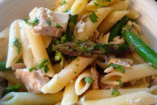 Garlic Tuna Pasta with Asparagus