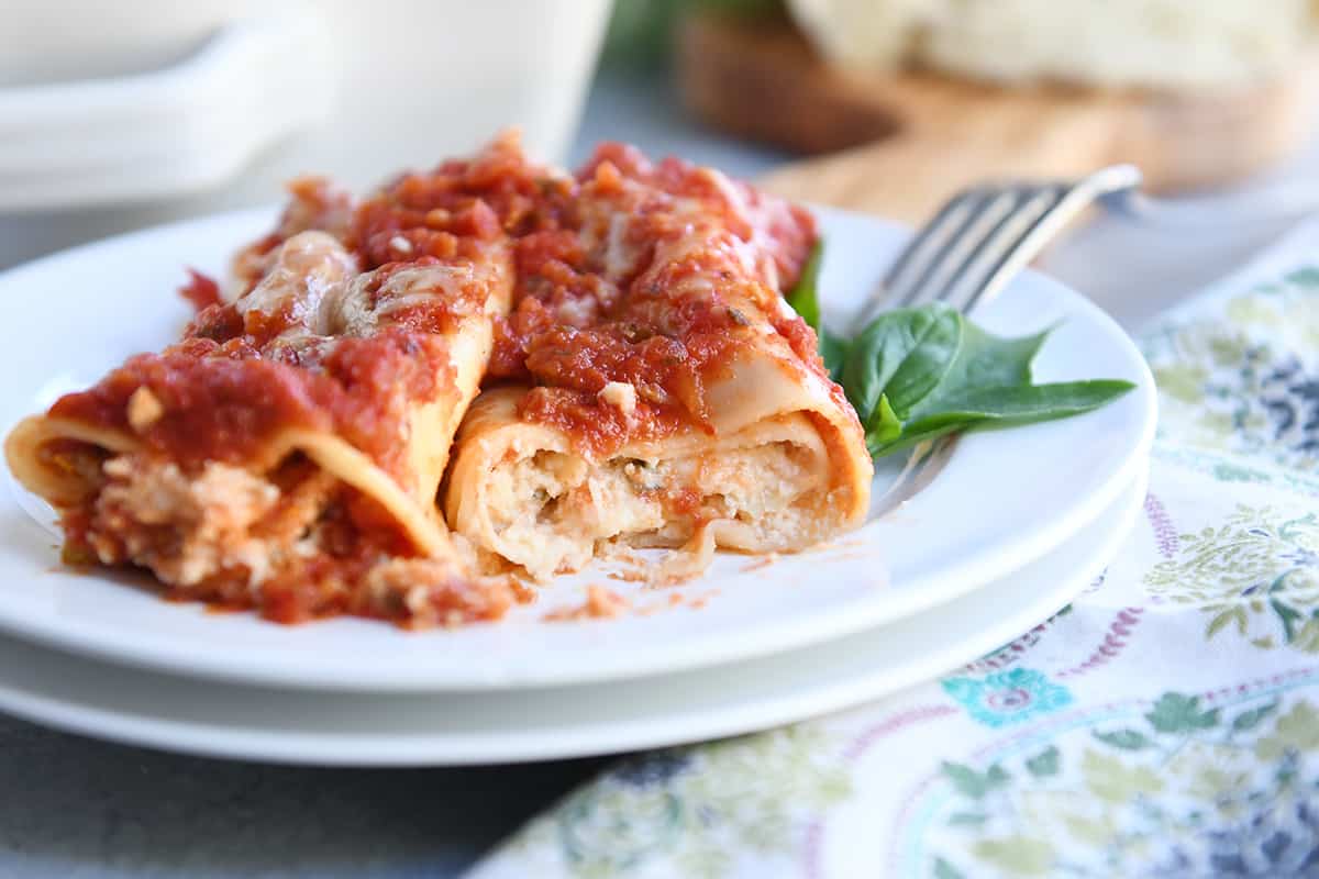 Easy Baked Cheese Manicotti | Mel's Kitchen Cafe