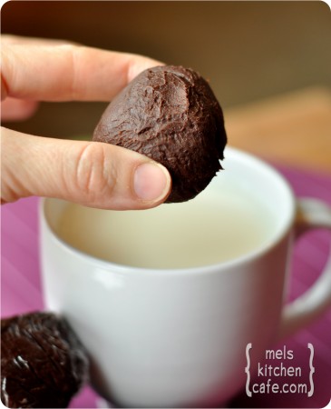 melskitchencafe.com: Hot Chocolate Truffles
