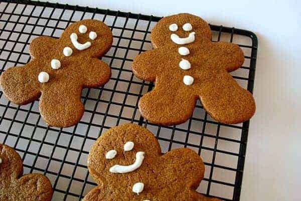 gingerbread cookie men on a cooling rack