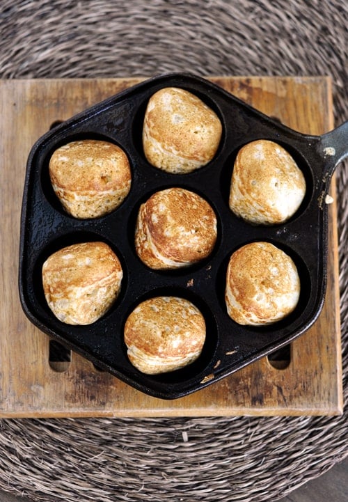 Commercial CHEF Cast Iron Danish Aebleskiver Pan, Preseasoned Cast Iron  Cookware for Pancake Puffs, Makes 7 Pancake Balls