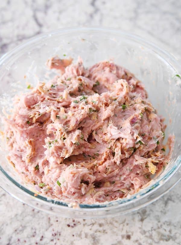 glass bowl with mixed ground turkey for turkey burgers