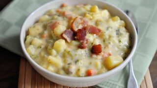 Loaded Broccoli Cheese and Bacon Soup