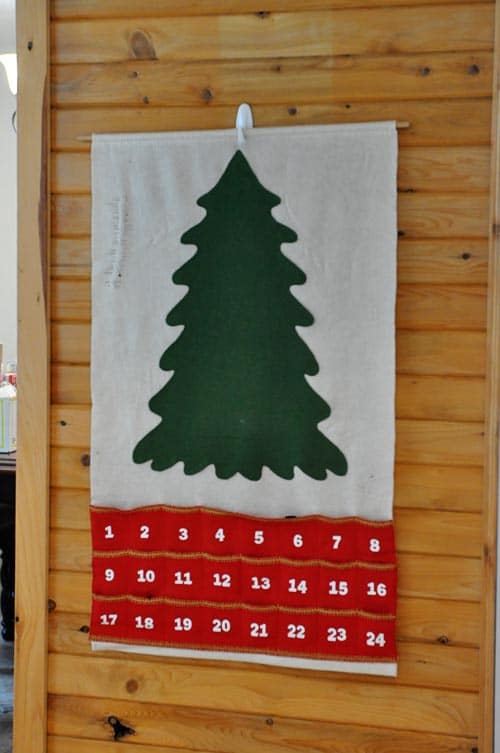 a felt Christmas tree advent calendar