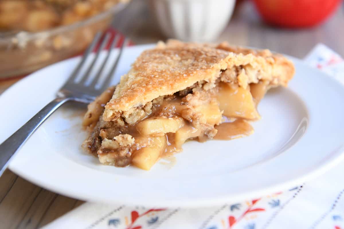 Toffee Crumble Caramel Apple Pie Mel's Kitchen Cafe