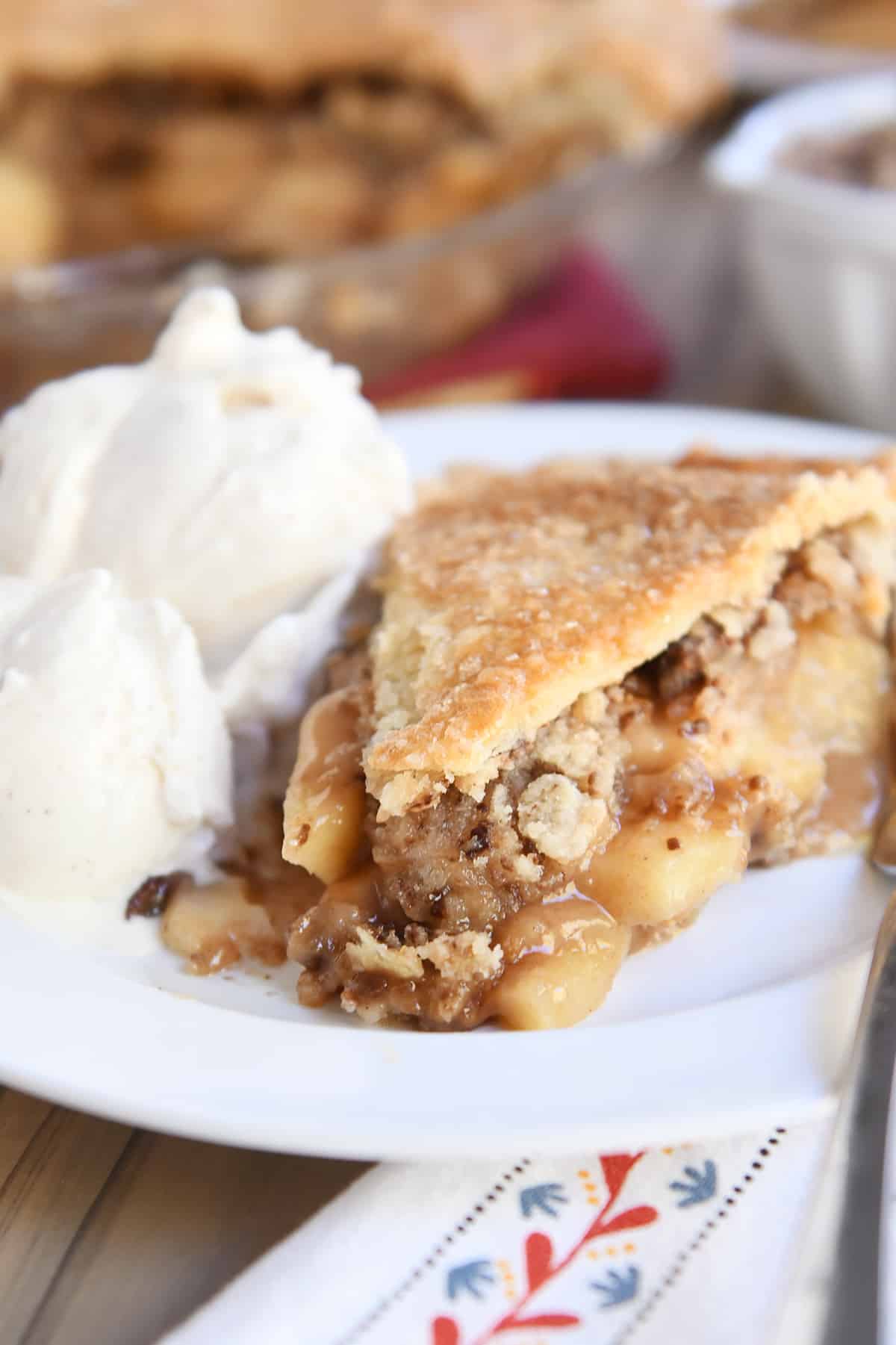 Toffee Crumble Caramel Apple Pie Mel's Kitchen Cafe