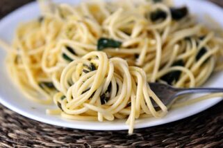 Light Lemon and Spinach Spaghetti