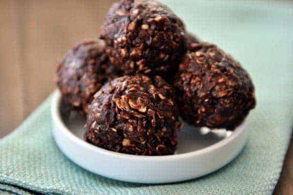 No-Bake Dark Chocolate Granola Bites