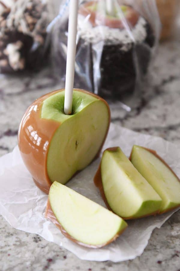 How to cut a homemade caramel apple in slices.