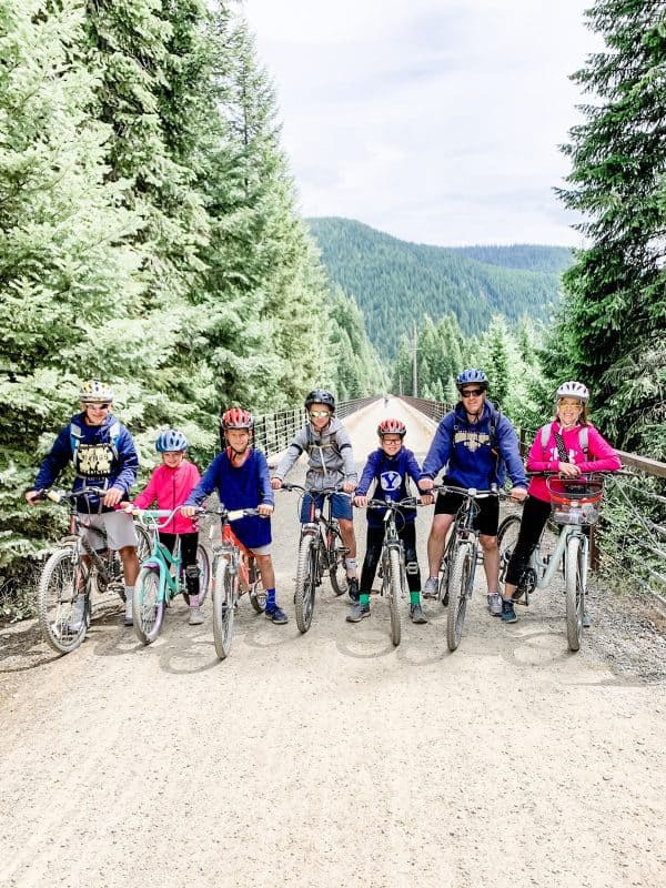 family on bikes on Hiawatha Trail