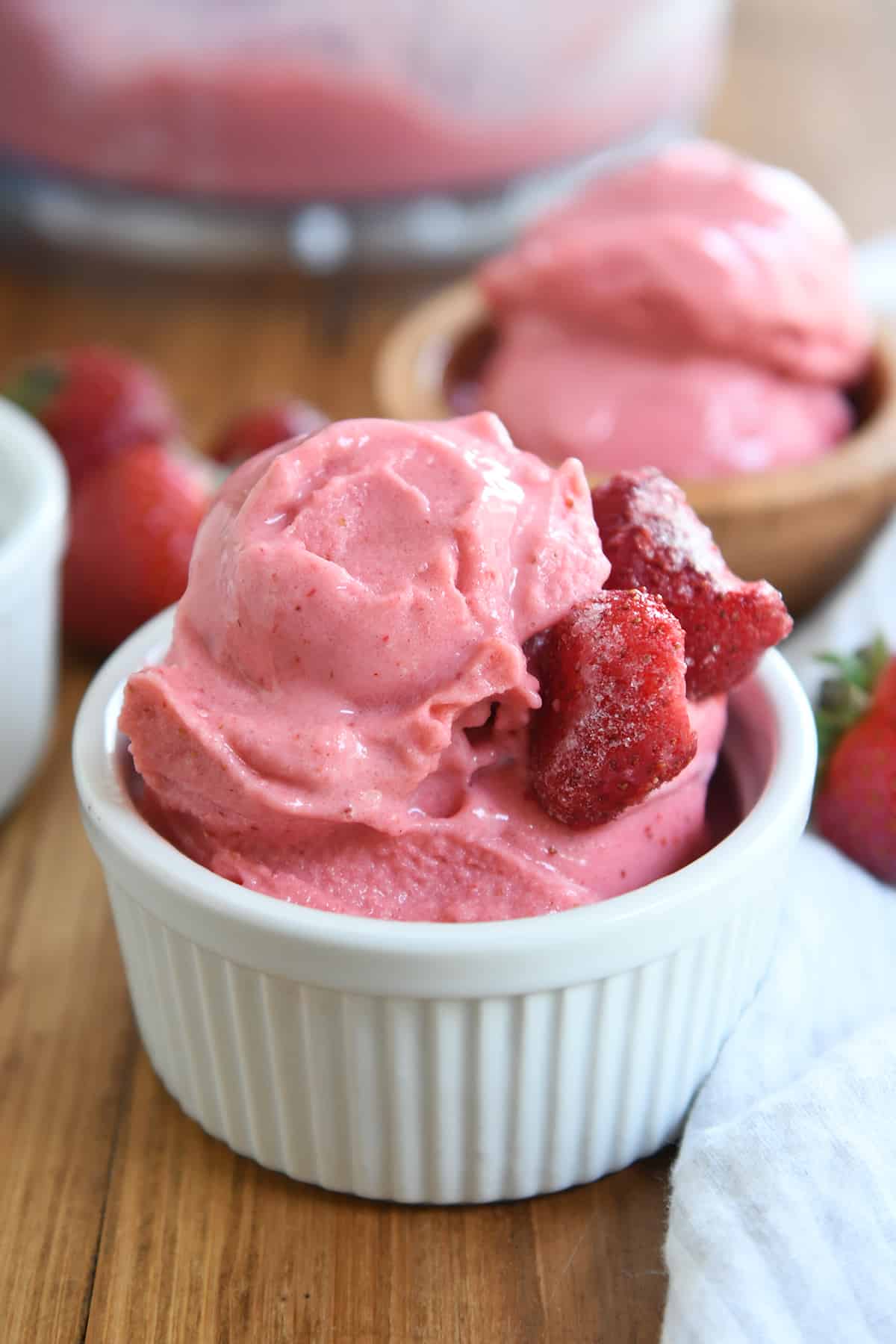 Easy Homemade Strawberry Frozen Yogurt