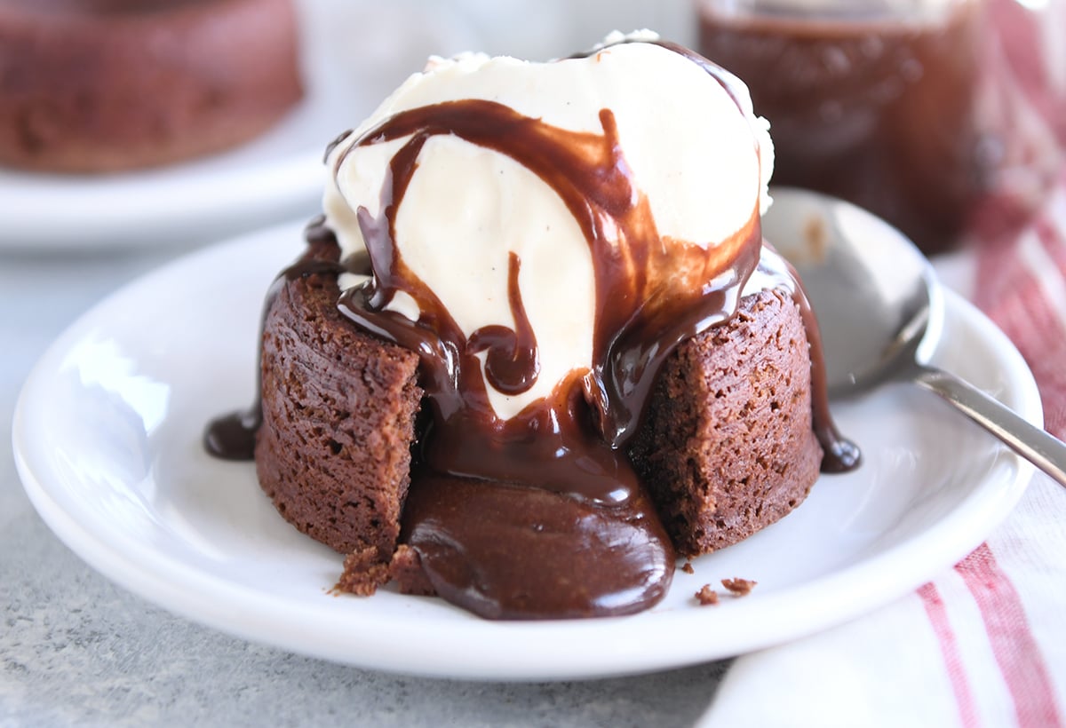 Chocolate Molten Lava Cakes {Make-Ahead} | Mel's Kitchen Cafe