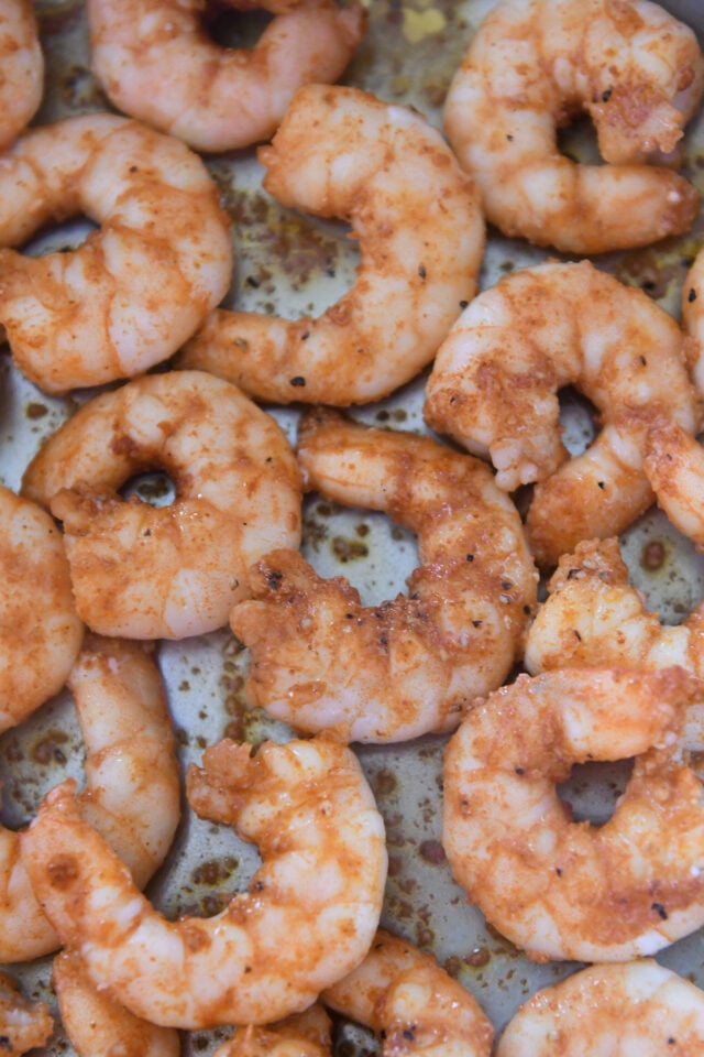 Cooked shrimp in paprika and garlic in the pan.