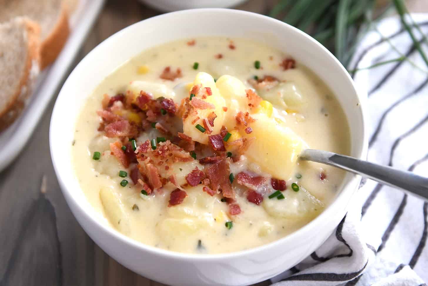 Instant Pot Cheesy Potato Soup