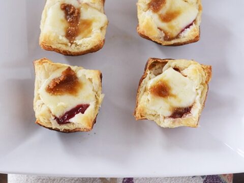 Puff Pastry Baked Brie Bites