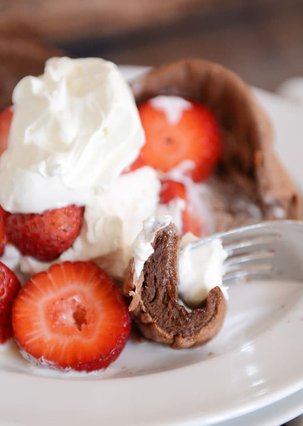 chocolate dutch baby {i.e. baked german pancake!}