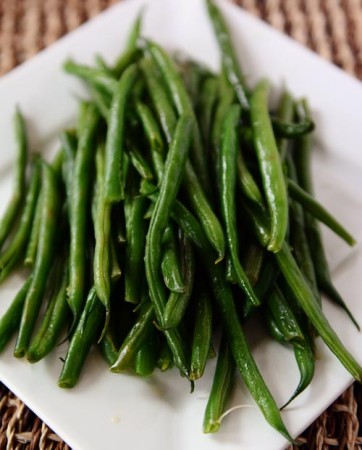 Simple Skillet Green Beans {The Best Fresh Green Beans Of Your Life}