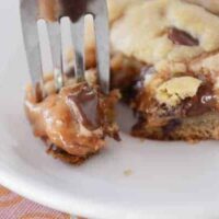 Peanut Butter Caramel Chocolate Chip Cookie Bars