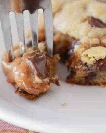 Peanut Butter Caramel Chocolate Chip Cookie Bars