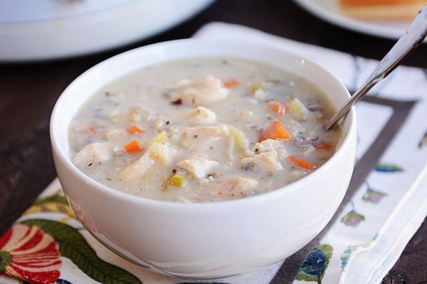 https://www.melskitchencafe.com/wp-content/uploads/slow-cooker-chicken-and-wild-rice-soup2.jpg