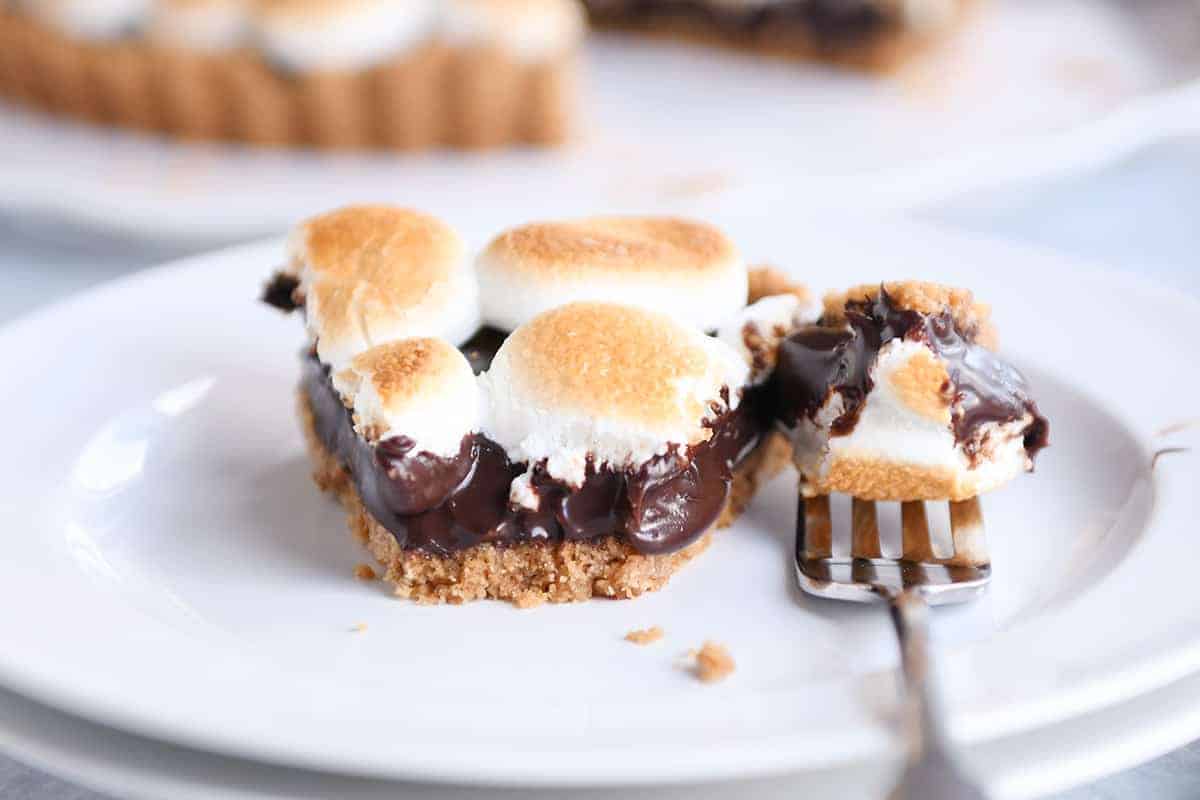 Super Easy S Mores Chocolate Pie Or