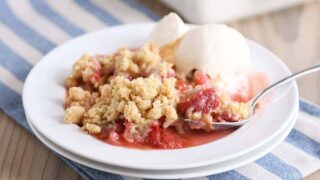 Strawberry Rhubarb Crumble