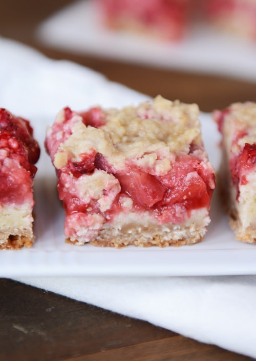 A square streusel-topped strawberry shortcake bar.